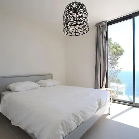 Villa En Primera Linea De Mar - Magnificas Vistas