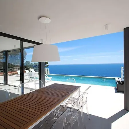 Villa En Primera Linea De Mar - Magnificas Vistas