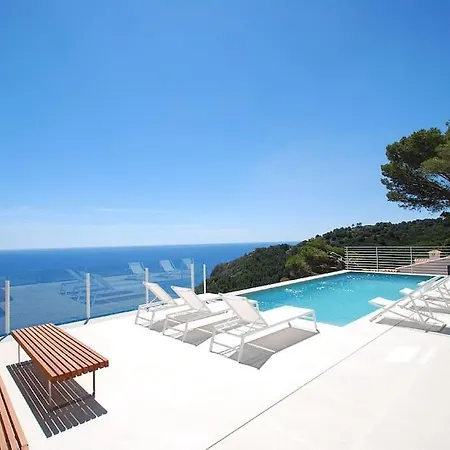 Villa En Primera Linea De Mar - Magnificas Vistas *