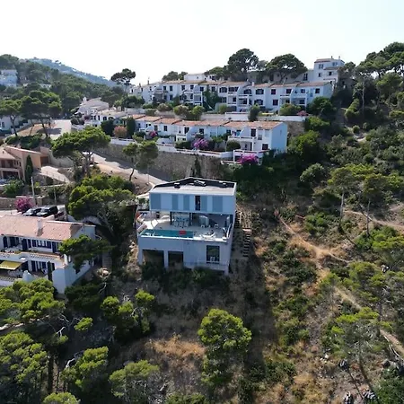 Villa En Primera Linea De Mar - Magnificas Vistas